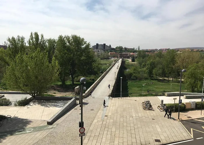 Acogedor Puente !!! شقة